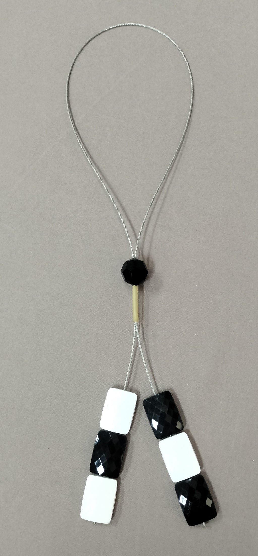Embrasse Fermatenda Gioiello Di Design con Pietre a Diamante colore Bianco E Nero