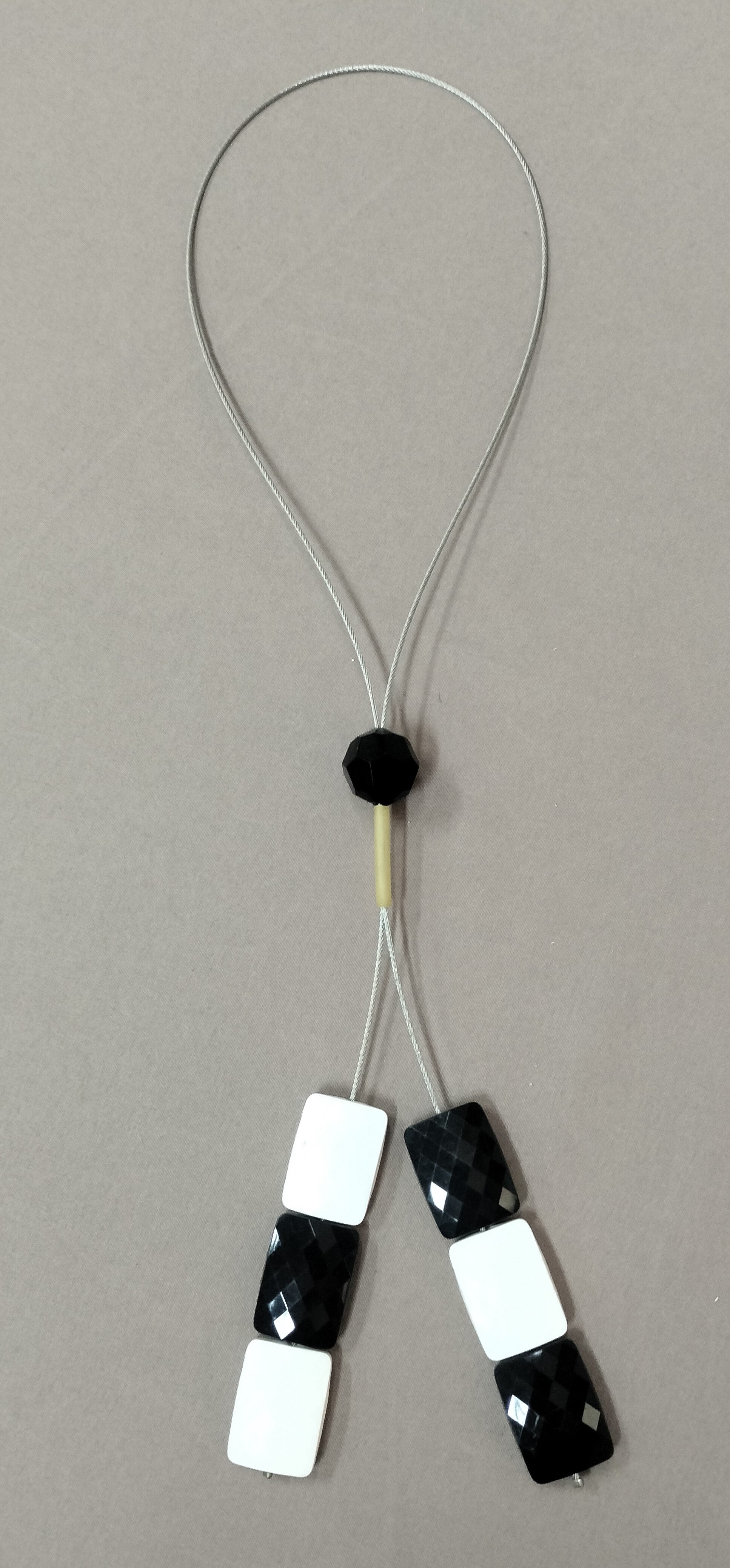 Embrasse Fermatenda Gioiello Di Design con Pietre a Diamante colore Bianco E Nero